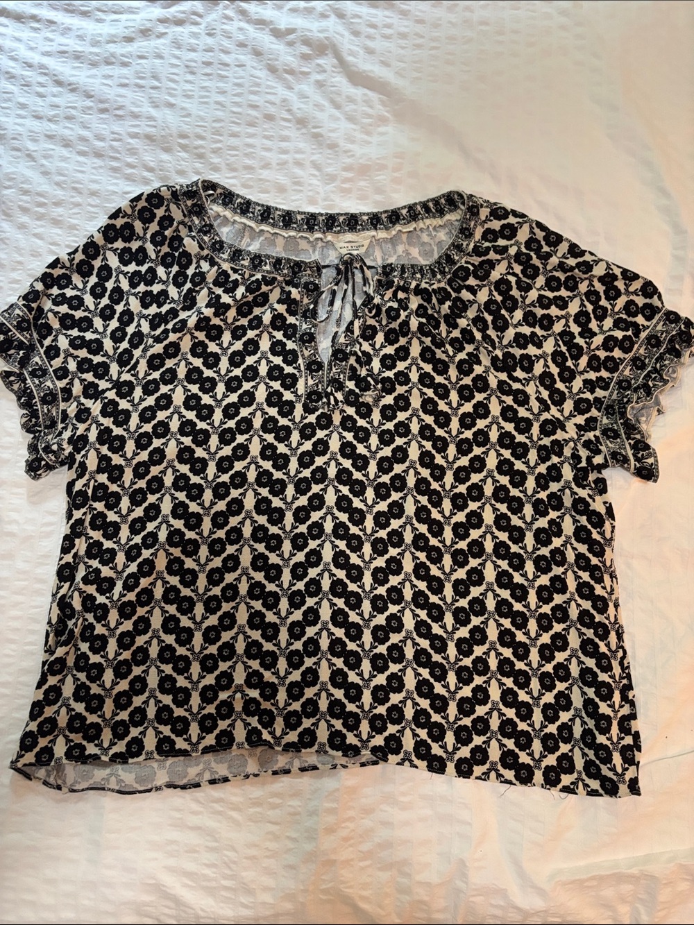 Max Studio Black and Cream Floral Tie-Front Short Sleeve Blouse